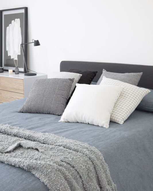 Housse de tête de lit Dyla noire pour lits de 160 cm