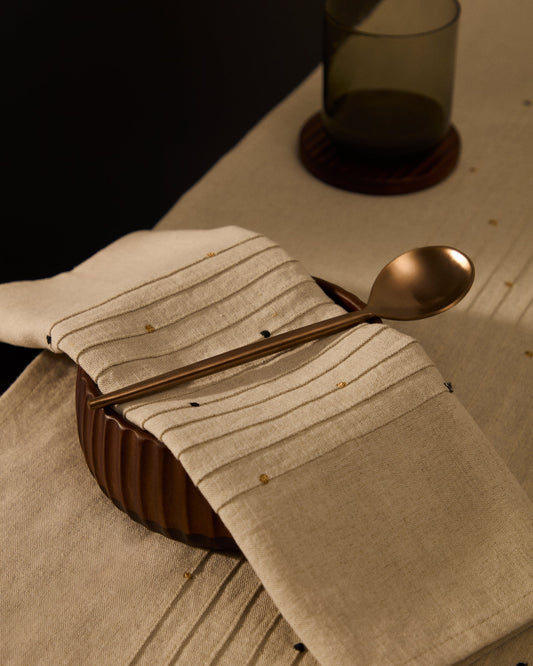 Ensemble Erie de deux serviettes de table beiges en lin et coton avec détails brodés