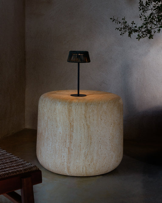 Lámpara de mesa solar para exterior Aldet de cuerda jaspeada negro y verde y pie de metal negro
