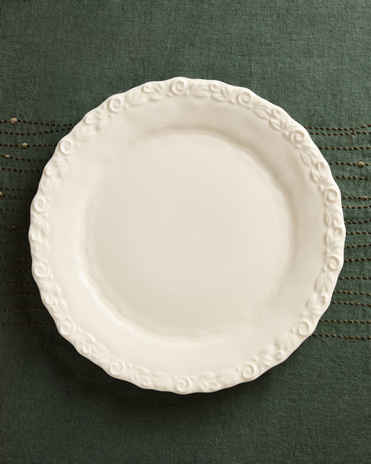 Plato plano Varla de cerámica beige