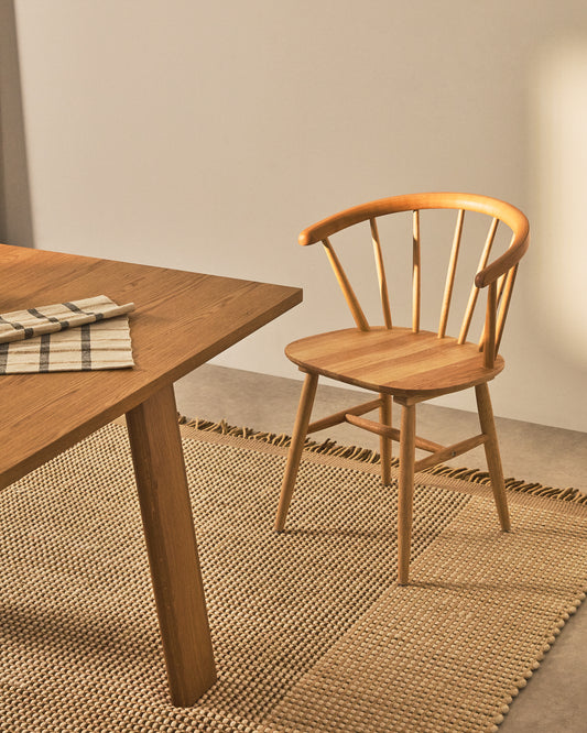 Silla Trise DM y madera maciza de caucho lacado natural