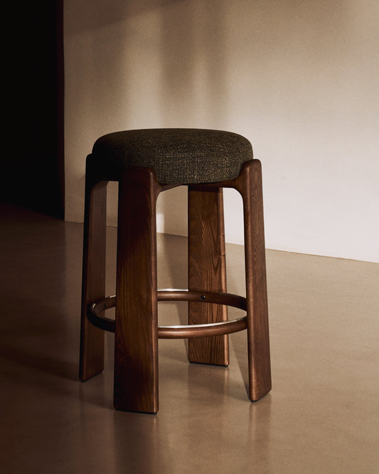 Tabouret Granite version ignifugée en chenille verte et bois de frêne finition ton noyer FSC 100 % 65 cm