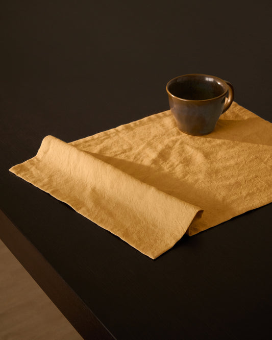 Set Lerava de 2 estovalles individuals de cotó amb acabat rentat mostassa 35 x 50 cm