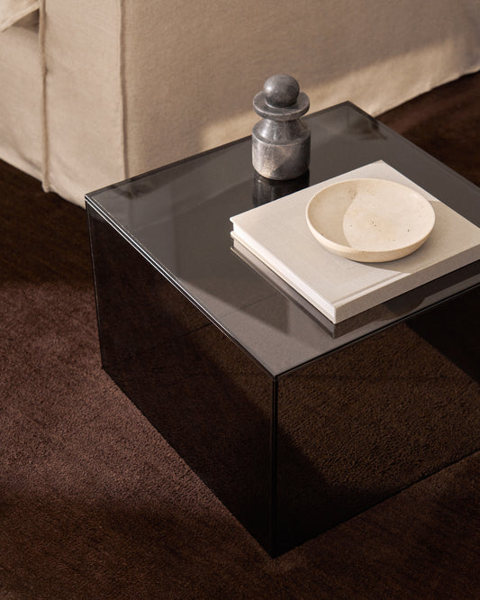 Table auxiliaire Orlia en verre trempé gris foncé 50 x 50 cm