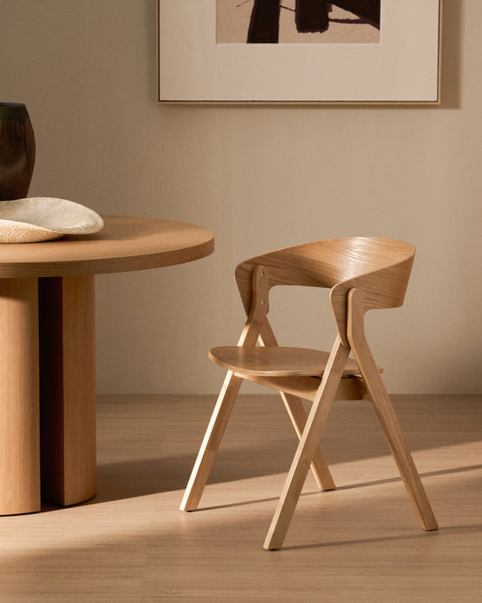 Chaise Godia en placage de chêne avec finition ton naturel