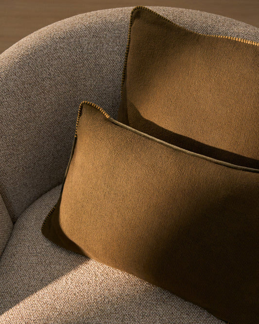 Housse de coussin Rivon verte avec passepoil contrasté 30 x 50 cm