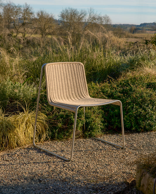Chaise empilable Tavari en corde synthétique beige et acier inoxydable AISI 304 effet brossé