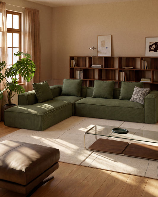 Canapé d’angle Blok 5 places avec pouf terminal droit en velours côtelé épais vert 320 x 255 cm – FSC Mix Credit