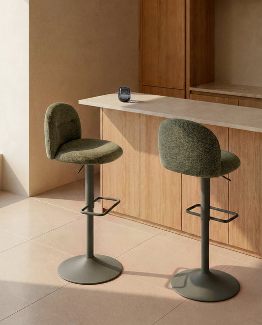 Tabouret Arino en chenille verte et pieds en métal vert 65 cm