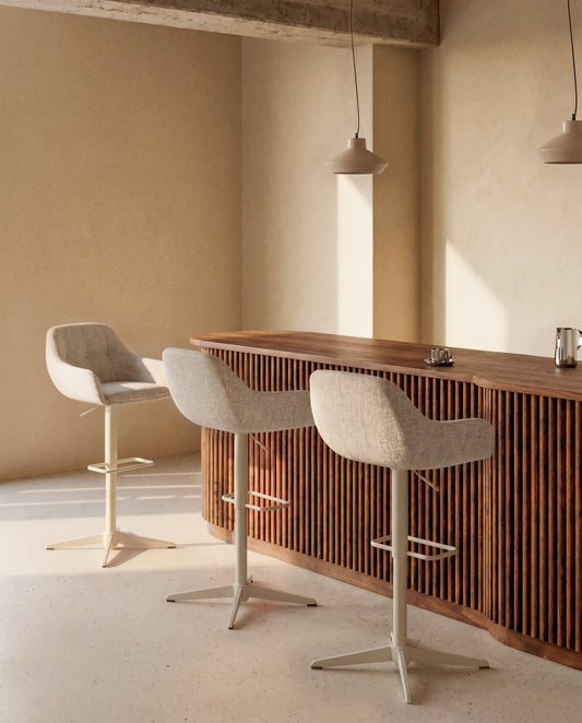 Tabouret pivotant Dorina en chenille beige avec pieds en acier finition beige