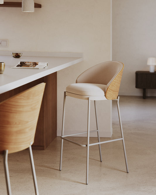 Tabouret Eamy en chenille beige, placage de frêne finition naturelle et métal beige hauteur 65 cm