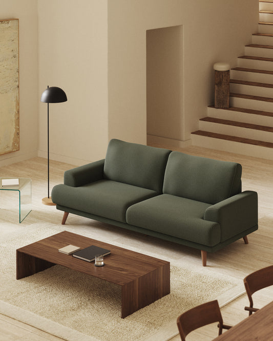 Canapé Karin 3 places en chenille vert foncé et pieds en bois de hêtre avec finition ton noyer 228 cm