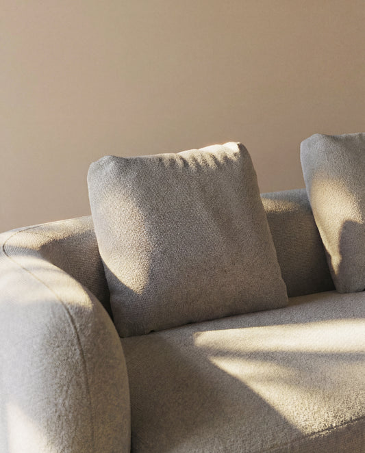 Coussin Martina en chenille couleur pierre 60 x 52 cm