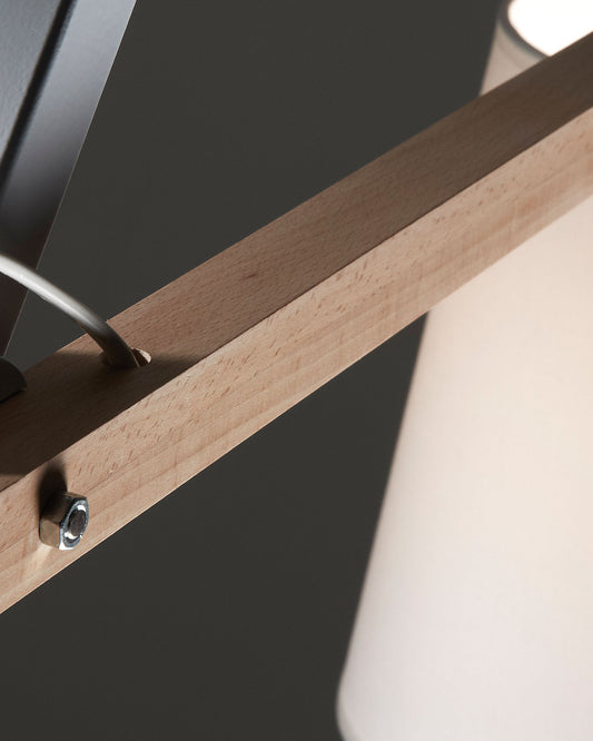 Lámpara de pie Kosta de madera maciza de haya y acero con acabado blanco