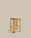 Tabouret Granite en tissu chenille beige et bois de frêne avec finition ton naturel FSC 100 % 65 cm