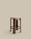 Taburete Granite de chenilla beige y madera maciza de fresno con acabado tono nogal FSC 100% 75 cm
