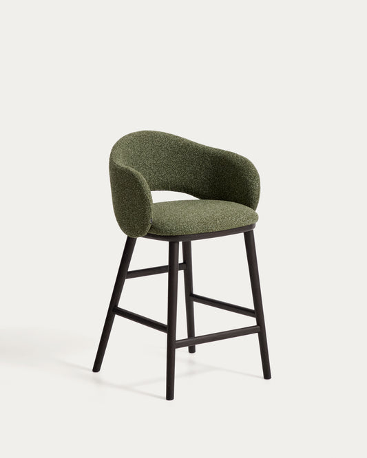 Taburete Maina de chenilla gruesa verde y patas de madera maciza de fresno con acabado tono ebonizado FSC Mix Credit 65 cm 