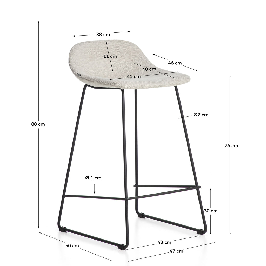 Tamboret Zahara de xenilla beix amb potes d’acer amb acabat negre de 76 cm FSC 100%