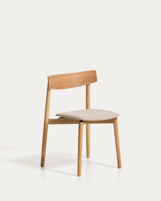 Silla Evera de chapa de roble con acabado en tono natural y chenilla beige