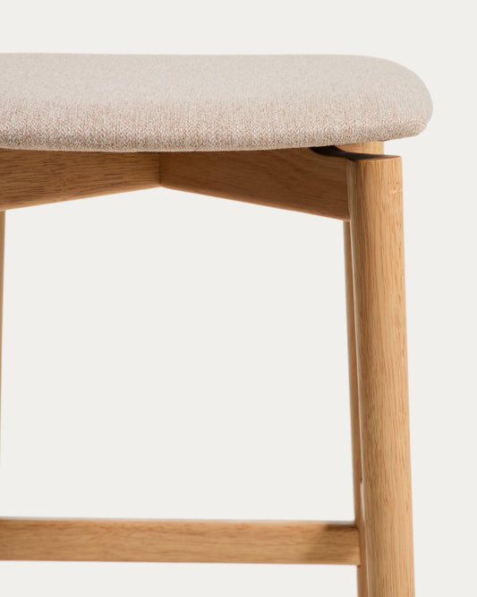 Tamboret Evera de xapa de roure amb acabat en to natural i xenilla beix 65 cm