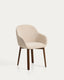Chaise Meila avec accoudoirs en chenille beige et pieds en bois de frêne avec finition ton noyer