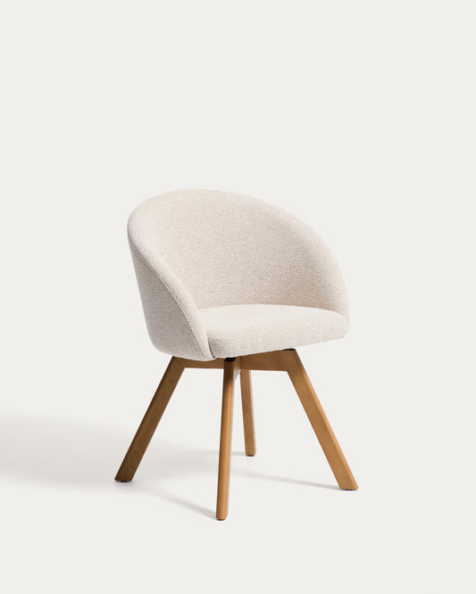 Chaise giratoire Marvin chenille beige et pieds en bois de hêtre finition ton naturel FSC 100%