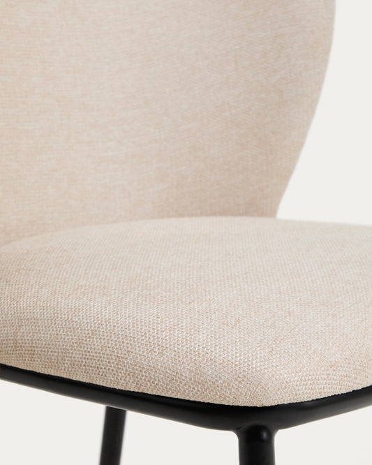 Silla Ciselia retardante de fuego chenilla beige y patas de acero con acabado negro FSC Mix Credit
