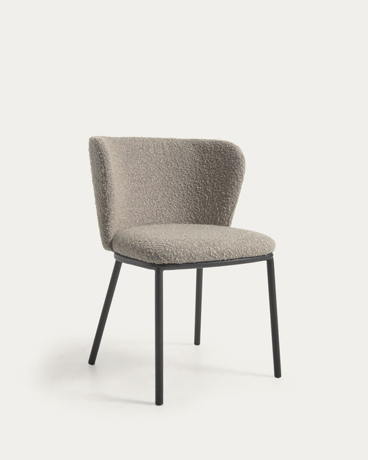 Silla Ciselia de borreguito gris claro y patas de acero con acabado negro FSC Mix Credit