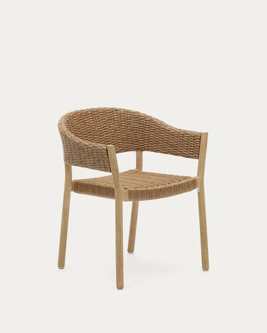 Cadira apilable d’exterior Pola de fusta massissa d’eucaliptus i rotang sintètic acabat natural FSC 100%
