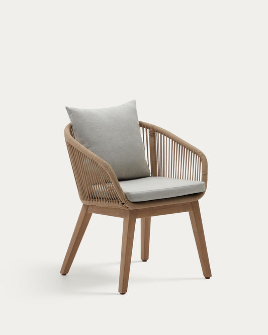 Silla Portalo de cuerda beige y patas de madera maciza de acacia FSC 100%