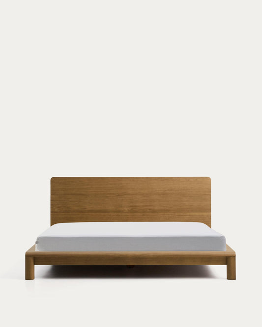 Llit Arelida de xapa i fusta massissa de roure amb acabat marró clar per a matalàs de 180 x 200 cm FSC Mix Credit