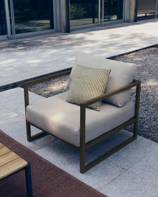 Butaca 100% exterior Comova gris clar i d'alumini verd