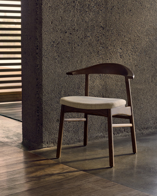 Cadira desenfundable Timons de fusta massissa de roure amb acabat noguera FSC Mix Credit