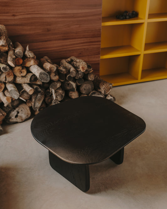 Mesa auxiliar Pirita de madera maciza de roble con acabado negro 70,6 x 70 cm FSC 100%