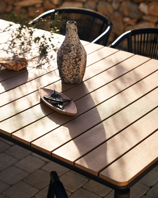 Taula extensible d'exterior Canyelles de polifusta i alumini negre mat 140 (200) x 90 cm