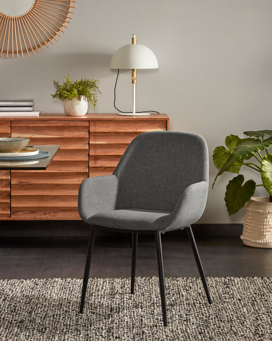 Silla Konna gris oscuro y patas de acero acabado pintado negro