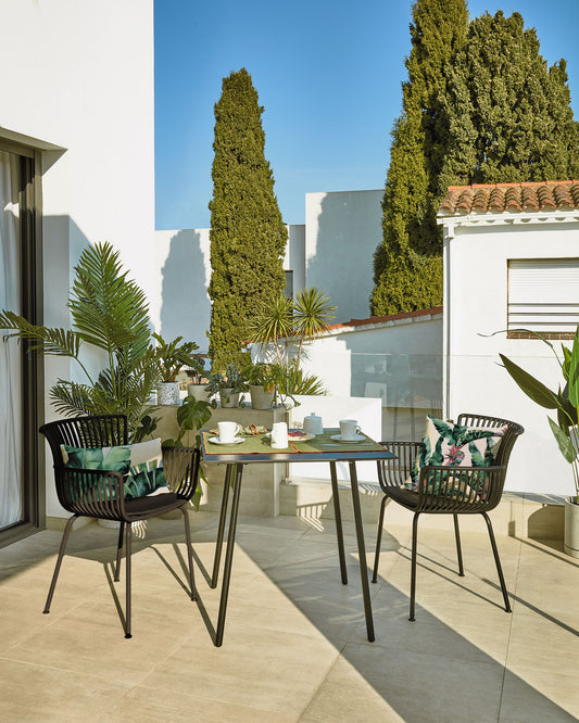 Mesa Mathis fibra de cemento con patas de acero acabado negro 75 x 75 cm