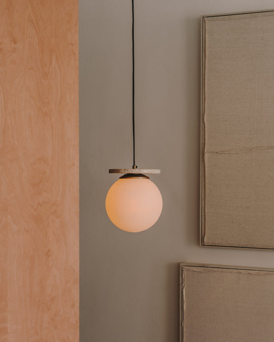 Lámpara de techo Malachi de cristal glaseado y piedra de travertino