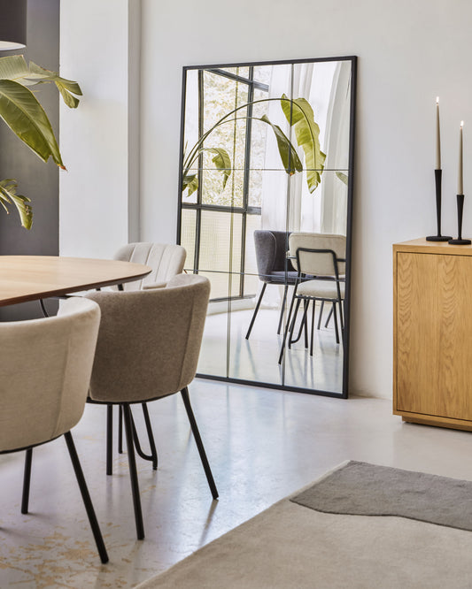 Mirall de peu Ulrica de metall negre 100 x 160 cm