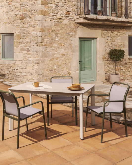 Mesa Anafi de piedra sinterizada y aluminio ecru 180 x 90 cm