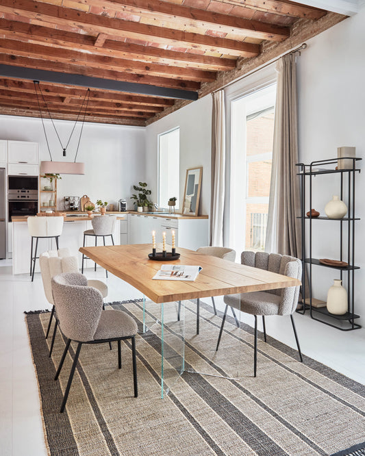 Taula Lotty de xapa de roure amb acabat natural i potes de cristall 160 x 90 cm