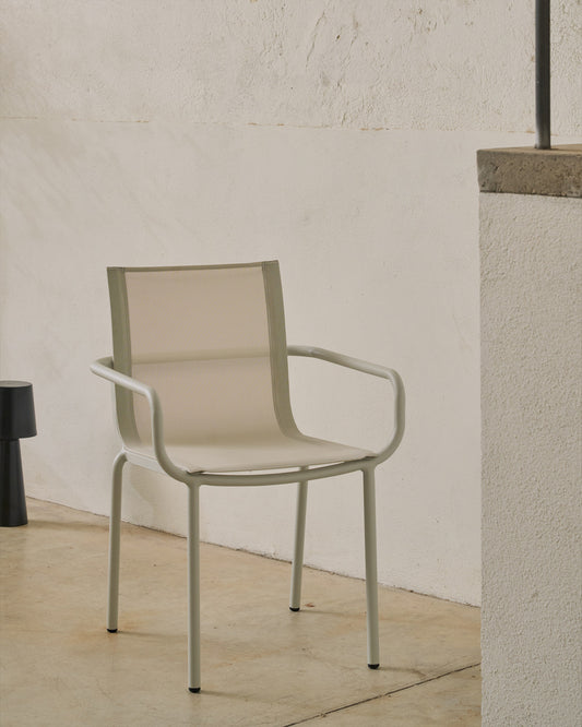 Cadira apilable d’exterior Galdana d’alumini amb acabat pintat gris clar