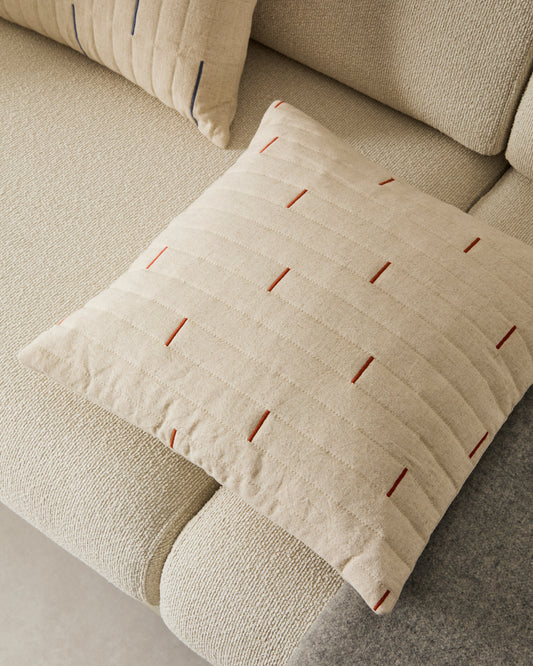 Funda de coixí Blaina de cotó i lli blanc amb detall brodat vermell 45 x 45 cm