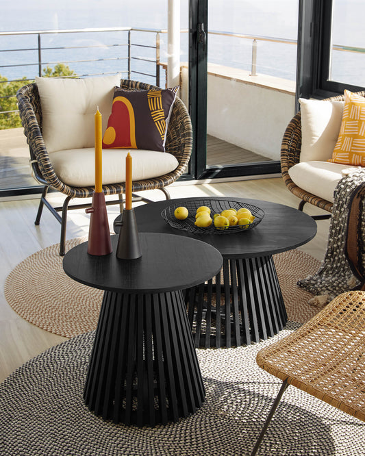 Mesa auxiliar Jeanette de madera maciza de mindi negro Ø 50 cm