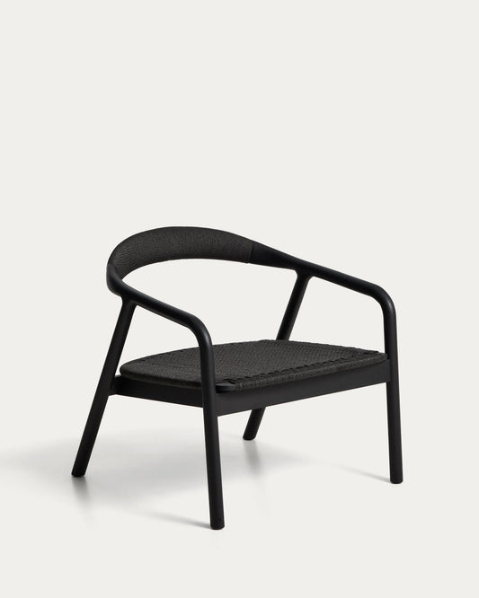 Fauteuil Derile en bois massif de chêne finition noire et corde en papier noire FSC 100 %.