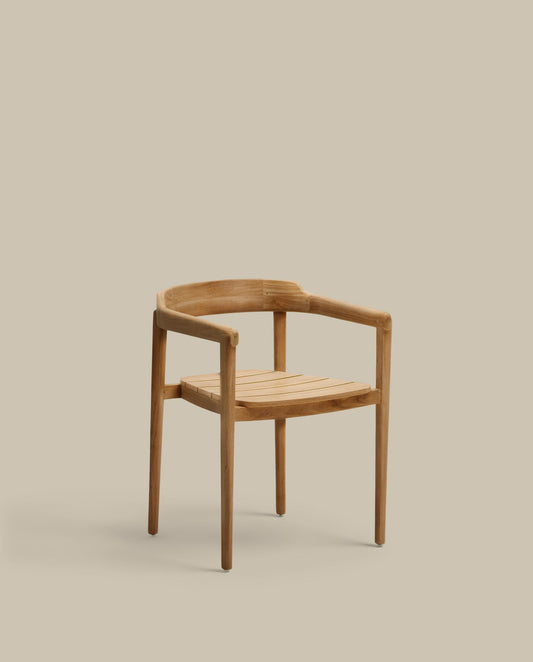 Cadira apilable Icaro de fusta massissa de teca amb acabat natural FSC 100%