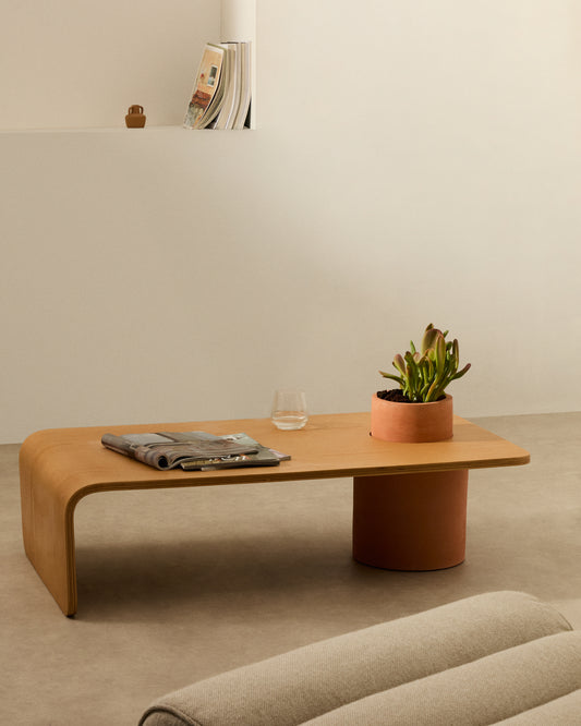 Taula de centre Olaria de terracota i xapa de roure amb acabat natural 110 x 60 cm