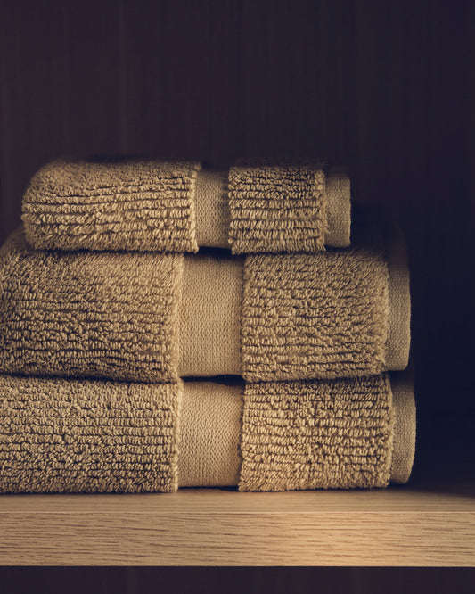 Tovallola de bany Olvira 100% cotó sanefa jacquard verd fosc 70x140 cm