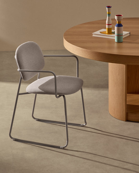Silla Meli de chenilla beige y estructura de metal beige FSC Mix Credit