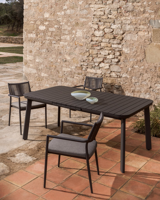 Taula extensible d’exterior Izola d’alumini amb acabat grafit 185 (235) x 100 cm